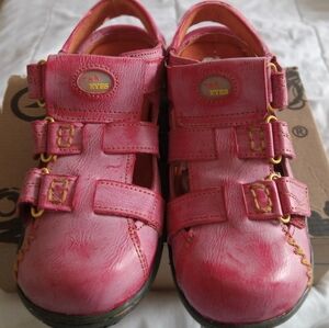 TMA EYES women's sandal in pink, made of leather.